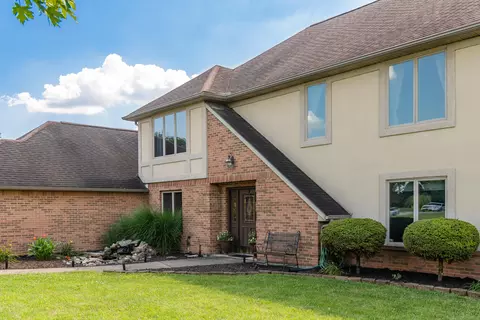 Exterior - 2385 Ashbrook Dr, Springfield, OH 45502 photo 4 of 10