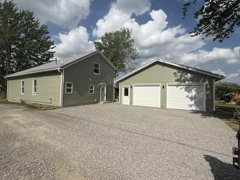 158 E Walnut St, Rockford, OH 45882