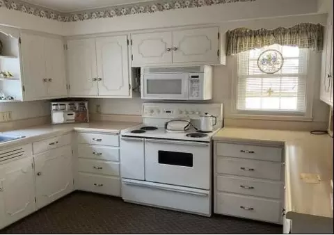 Kitchen - 325 N Walnut St, Celina, OH 45822 photo 1 of 2