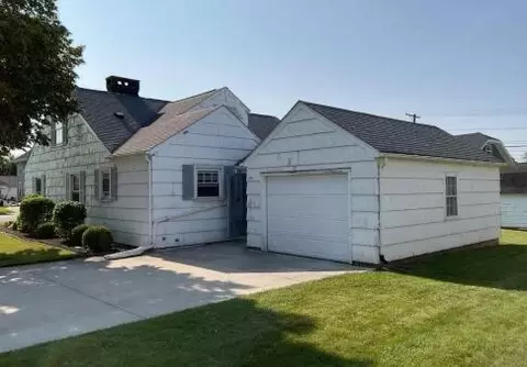 Exterior - 325 N Walnut St, Celina, OH 45822 photo 4 of 4