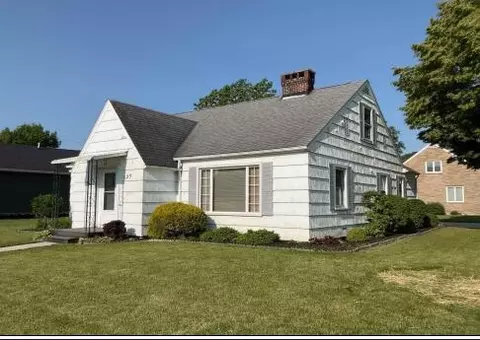 Exterior - 325 N Walnut St, Celina, OH 45822 photo 3 of 4
