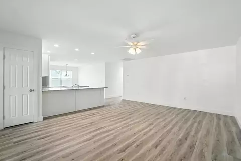 Living - 1121 Rodgers Dr, Springfield, OH 45503 photo 3 of 3