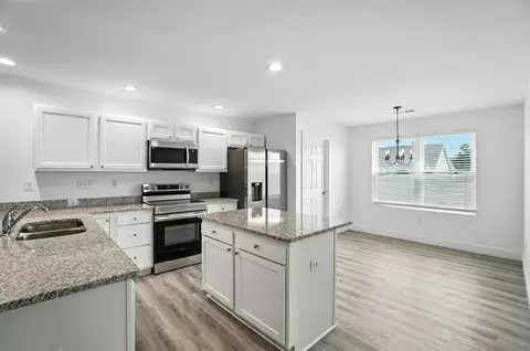 Kitchen - 1121 Rodgers Dr, Springfield, OH 45503 photo 1 of 4
