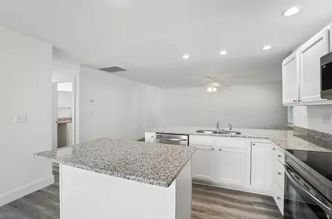 Kitchen - 1121 Rodgers Dr, Springfield, OH 45503 photo 4 of 4