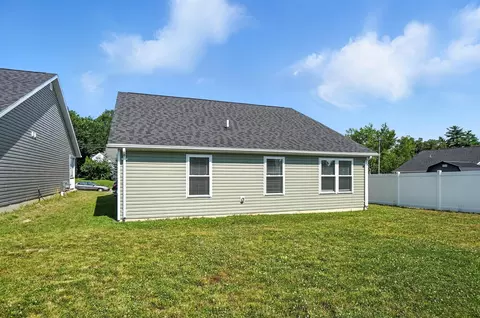 Exterior - 1121 Rodgers Dr, Springfield, OH 45503 photo 7 of 8