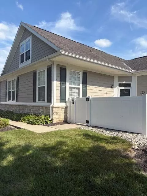 4641 Cobblestone Dr, Tipp City, OH 45371