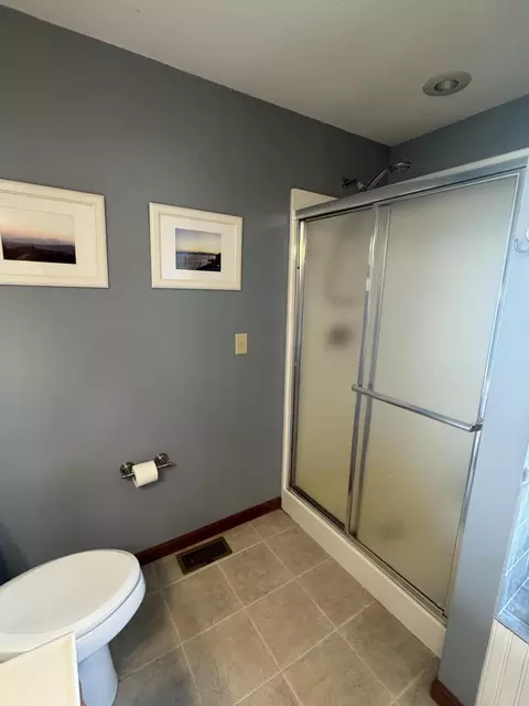 Bath - 7651 Oldtown Rd, Celina, OH 45822 photo 6 of 9