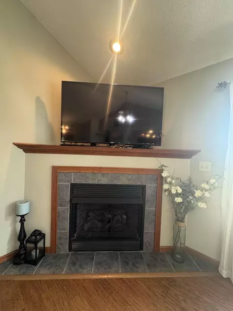 Living - 7651 Oldtown Rd, Celina, OH 45822 photo 2 of 6