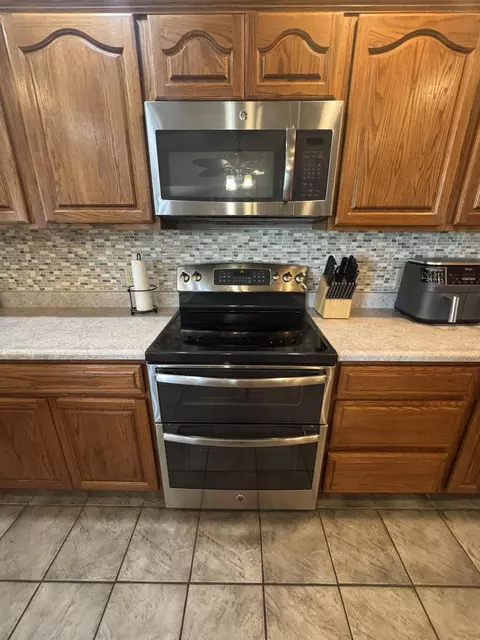 Kitchen - 7651 Oldtown Rd, Celina, OH 45822 photo 7 of 12