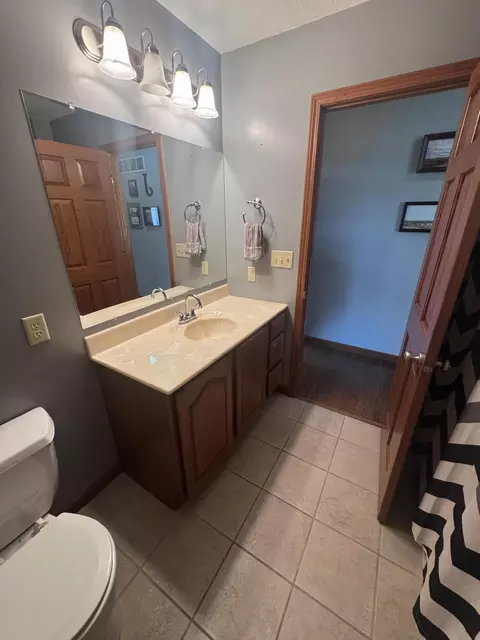 Bath - 7651 Oldtown Rd, Celina, OH 45822 photo 8 of 9