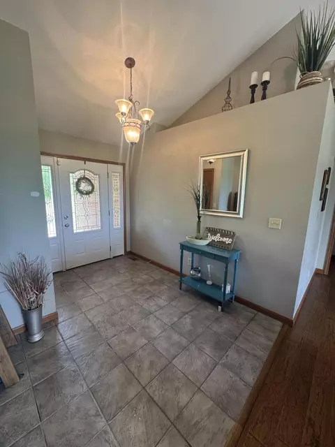 Entry Way - 7651 Oldtown Rd, Celina, OH 45822 photo 2 of 11