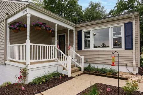 Exterior - 1575 Ridgeway Dr, Springfield, OH 45506 photo 4 of 18