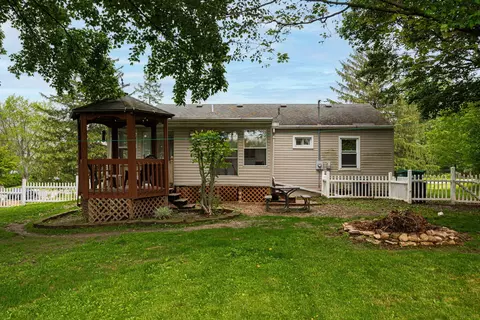 Exterior - 1575 Ridgeway Dr, Springfield, OH 45506 photo 16 of 18