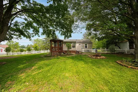 Exterior - 1575 Ridgeway Dr, Springfield, OH 45506 photo 15 of 18