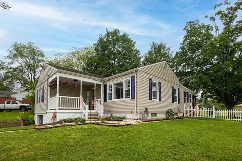 Exterior - 1575 Ridgeway Dr, Springfield, OH 45506 photo 5 of 18