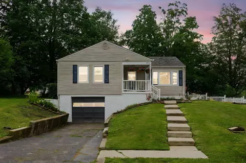 1575 Ridgeway Dr, Springfield, OH 45506