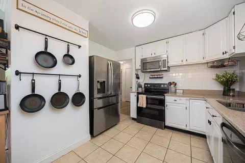Kitchen - 1575 Ridgeway Dr, Springfield, OH 45506 photo 1 of 5
