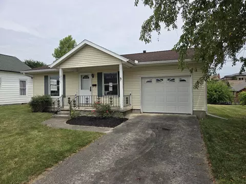 210 W Benton St, Wapakoneta, OH 45895