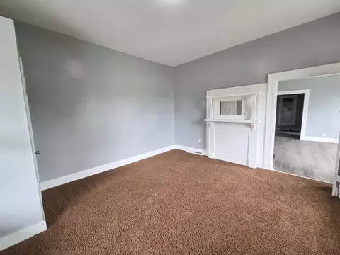 Living - 814 Selma Rd, Springfield, OH 45505 photo 6 of 6