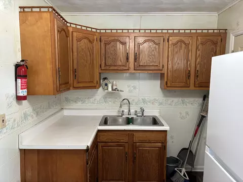 Kitchen - 2419 Gladden St, Springfield, OH 45503 photo 4 of 5