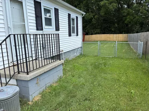 Exterior - 2419 Gladden St, Springfield, OH 45503 photo 4 of 13