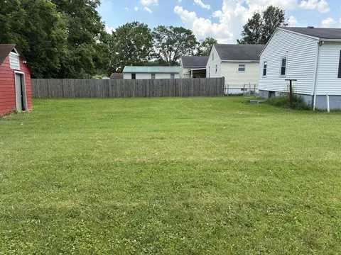Exterior - 2419 Gladden St, Springfield, OH 45503 photo 7 of 13