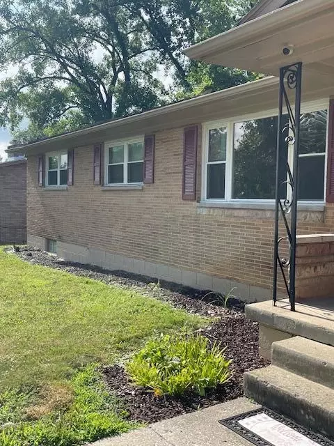 Exterior - 1401 E Home Rd, Springfield, OH 45503 photo 5 of 13