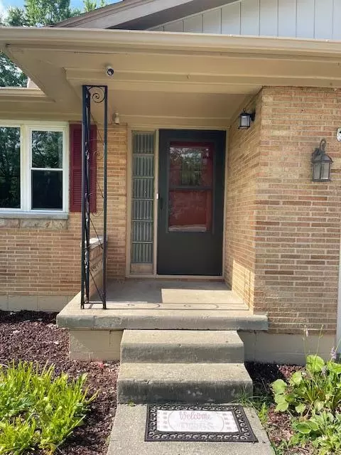 Exterior - 1401 E Home Rd, Springfield, OH 45503 photo 6 of 13
