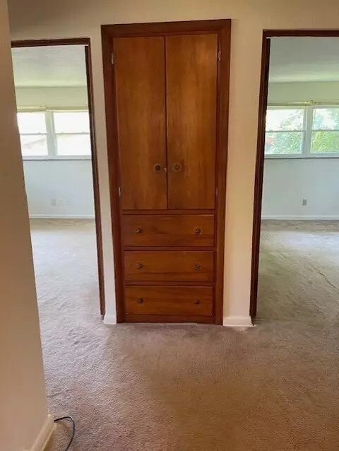 Entry Way - 1401 E Home Rd, Springfield, OH 45503 photo 7 of 7