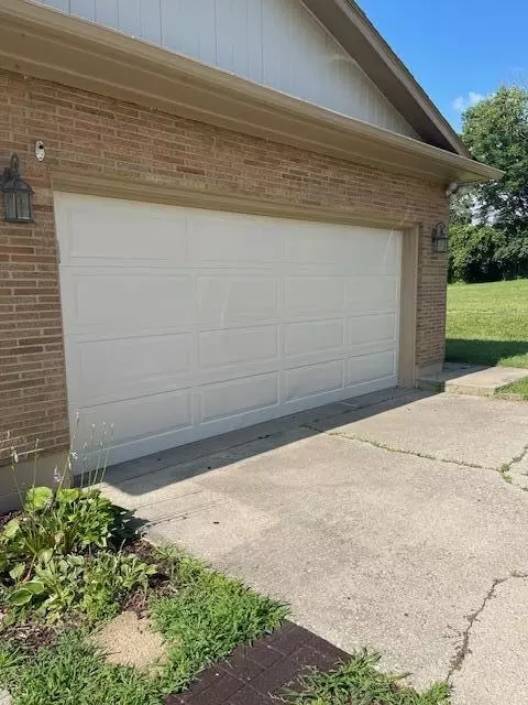 Exterior - 1401 E Home Rd, Springfield, OH 45503 photo 7 of 13