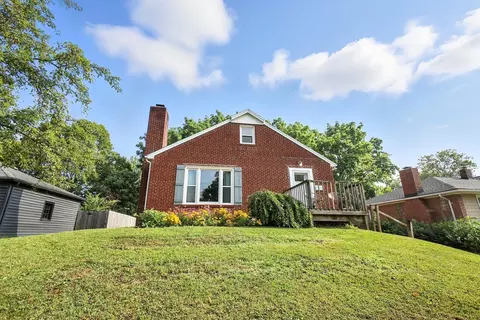 706 W Harding Rd, Springfield, OH 45504 photo 2
