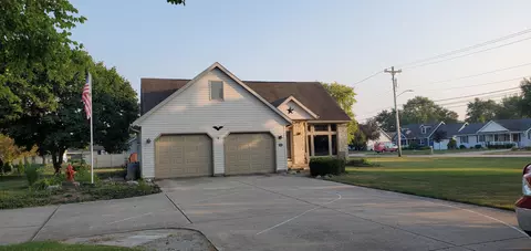 711 E 4th St, Minster, OH 45865 photo 2