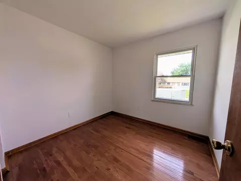 Bedroom - 6729 Sterling Dr, Enon, OH 45323 photo 2 of 5