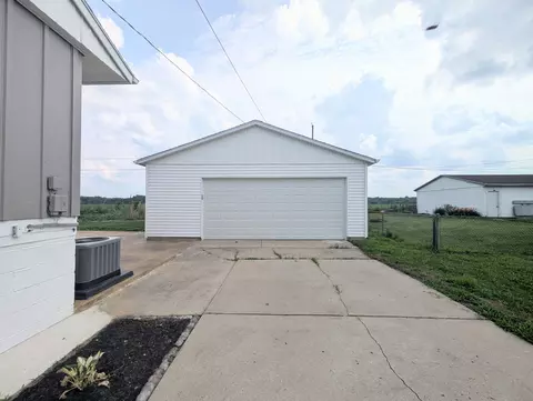 Exterior - 6729 Sterling Dr, Enon, OH 45323 photo 5 of 7