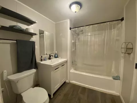 Bath - 3127 Woods Dr, Springfield, OH 45506 photo 1 of 3