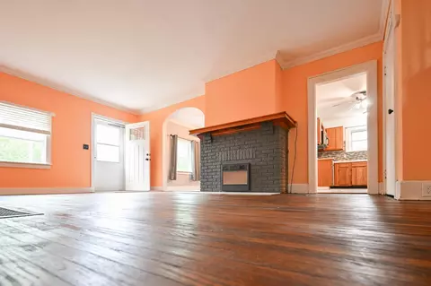 Living - 405 S Belmont Ave, Springfield, OH 45505 photo 6 of 7