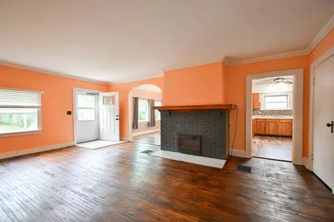 Living - 405 S Belmont Ave, Springfield, OH 45505 photo 7 of 7