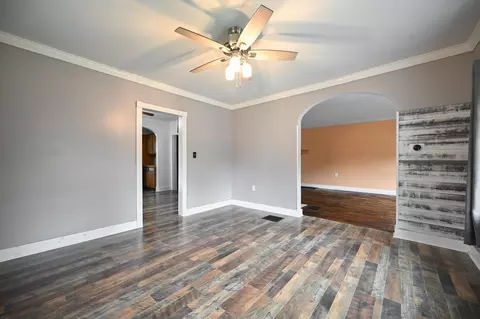 Living - 405 S Belmont Ave, Springfield, OH 45505 photo 2 of 7