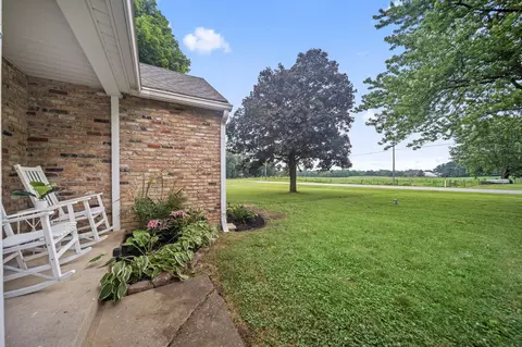 Exterior - 4817 N River Road Rd, Springfield, OH 45502 photo 4 of 8