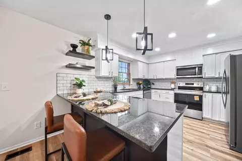 Kitchen - 4817 N River Road Rd, Springfield, OH 45502 photo 1 of 4