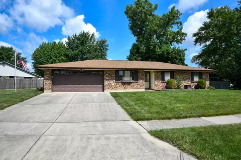 6851 Locustview Dr, Dayton, OH 45424