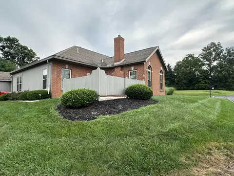 308 Pine Ridge Ct, Bellefontaine, OH 43311