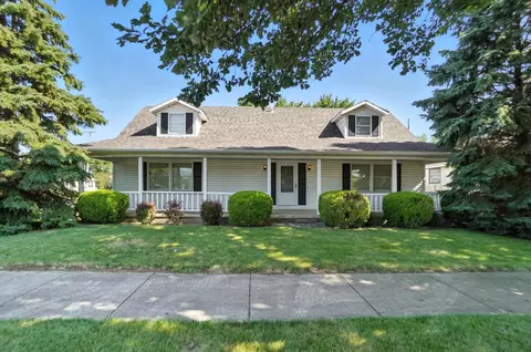 402 E Mechanic St, Wapakoneta, OH 45895