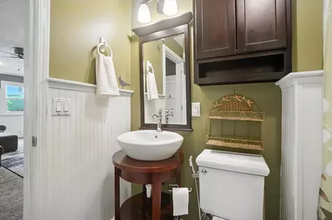 Bath - 1239 Pythian Ave, Springfield, OH 45504 photo 2 of 6