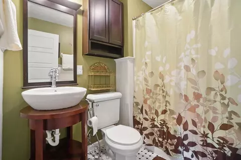 Bath - 1239 Pythian Ave, Springfield, OH 45504 photo 1 of 6