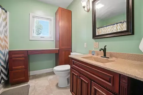Bath - 1239 Pythian Ave, Springfield, OH 45504 photo 3 of 6