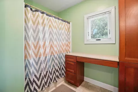 Bath - 1239 Pythian Ave, Springfield, OH 45504 photo 6 of 6