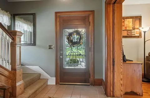 Entry Way - 1239 Pythian Ave, Springfield, OH 45504 photo 2 of 7