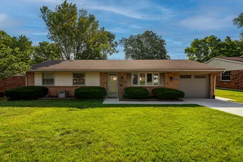 132 Grantwood Dr, Dayton, OH 45449