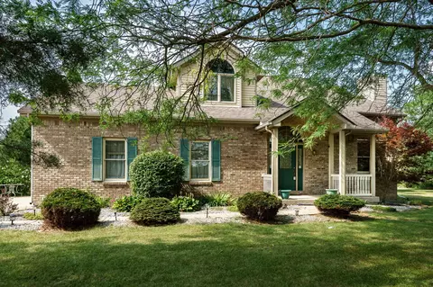 8455 Horseshoe Bn Rd, Ludlow Falls, OH 45339